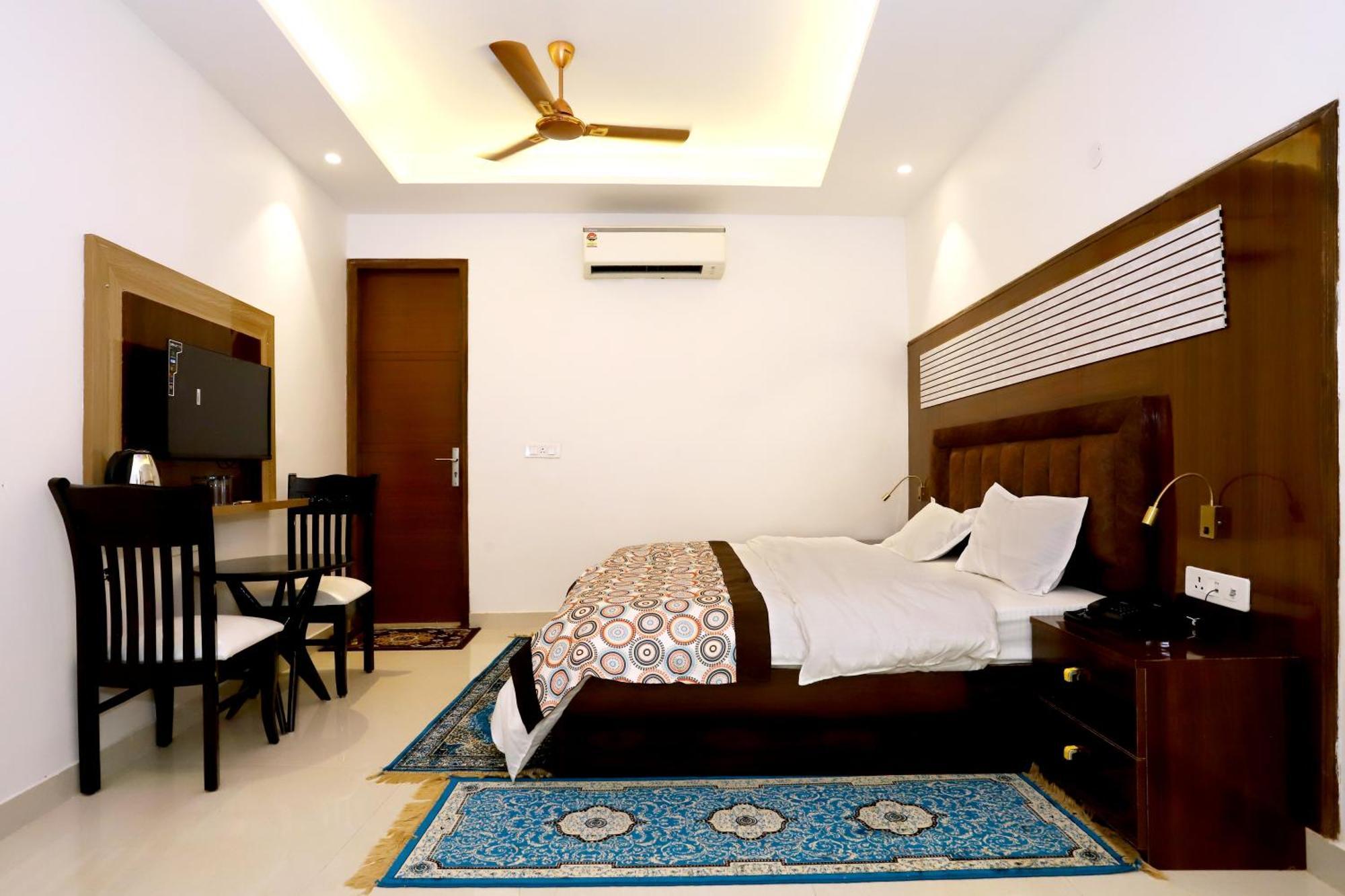 Vrindavan Guest House Nueva Delhi Exterior foto